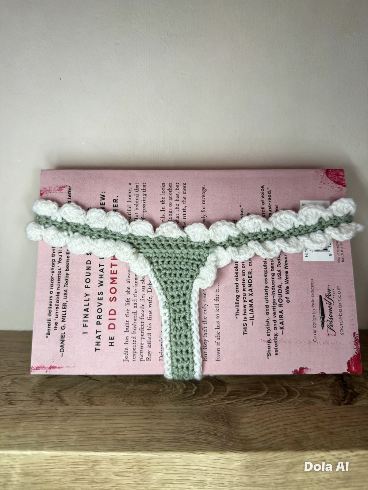 Book mark pants